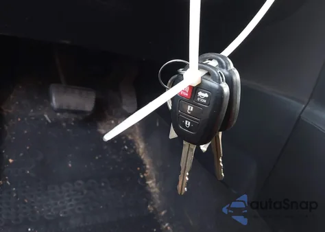 2018 Toyota Corolla Le z USA, uszkodzony, nr VIN 2T1BURHE9JC099877